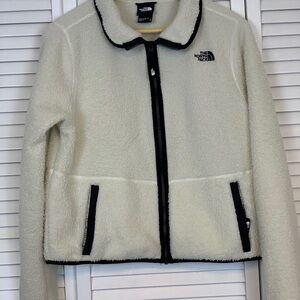 The north face women cropped fleece jacket M